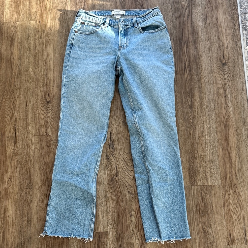 Abercrombie & Fitch Light Blue Mid Rise Curve Love Straight Leg Jeans
